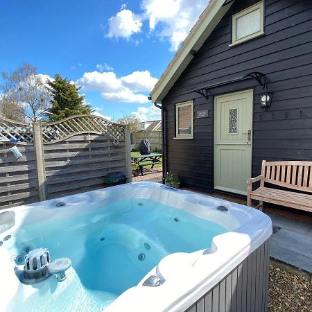 Villa Saving Grace With Private Hot Tub Bawdeswell Exterior foto