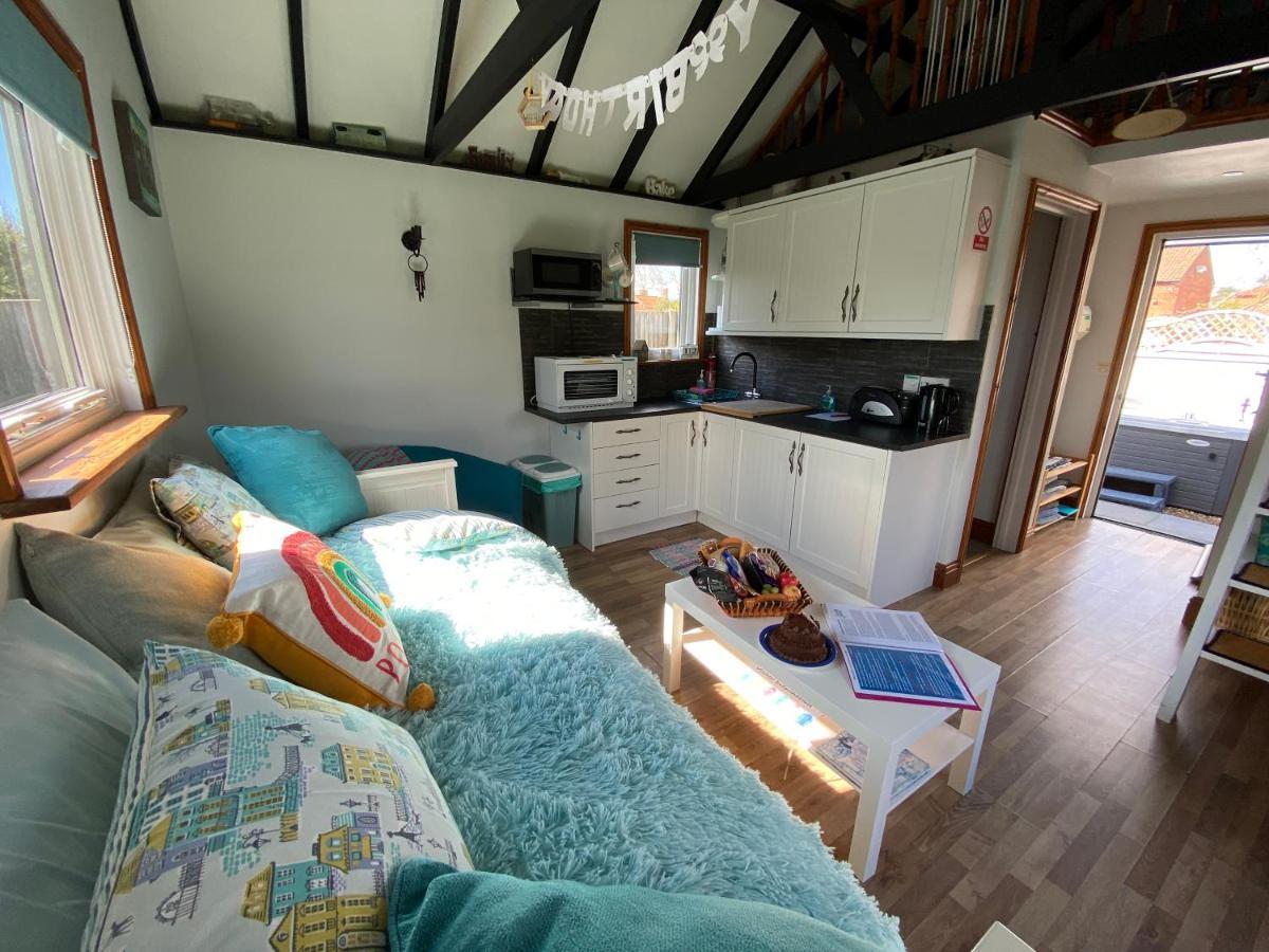 Villa Saving Grace With Private Hot Tub Bawdeswell Exterior foto