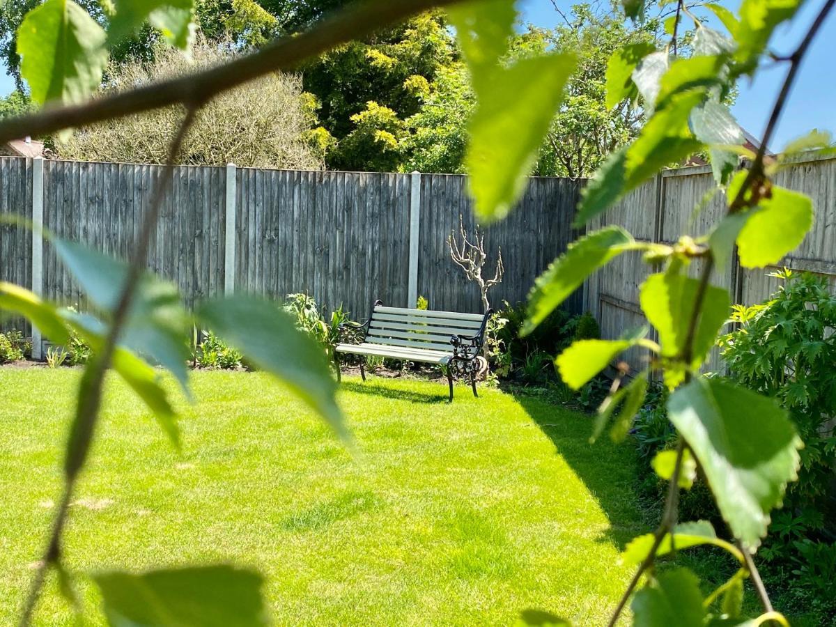Villa Saving Grace With Private Hot Tub Bawdeswell Exterior foto