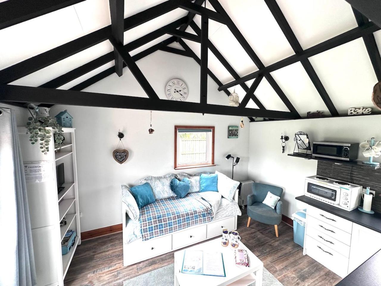 Villa Saving Grace With Private Hot Tub Bawdeswell Exterior foto